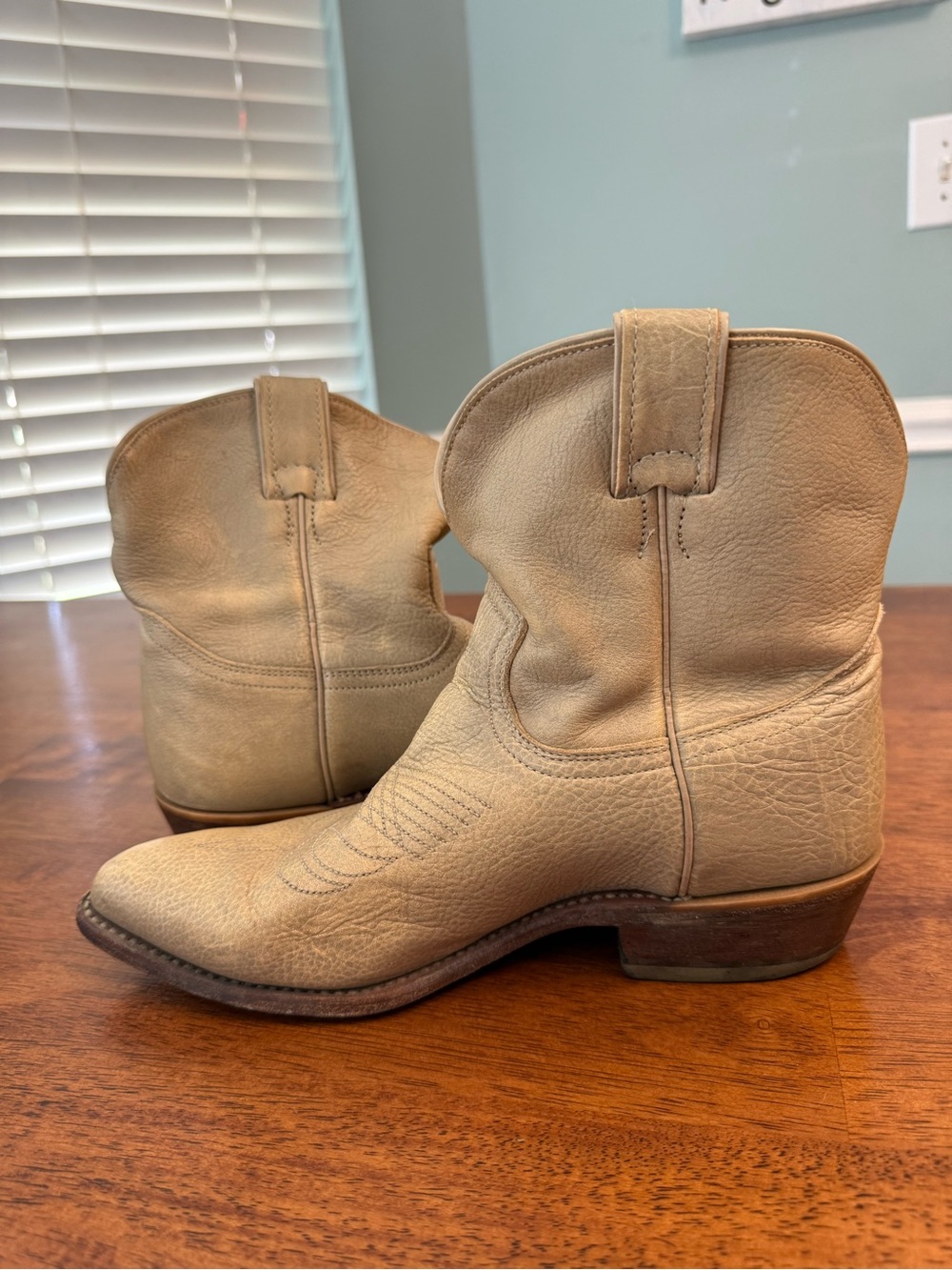 FRYE Billy Short Western Boots Womens Size 9 B Tan Beige Leather Cowboy Ankle - Picture 3 of 14